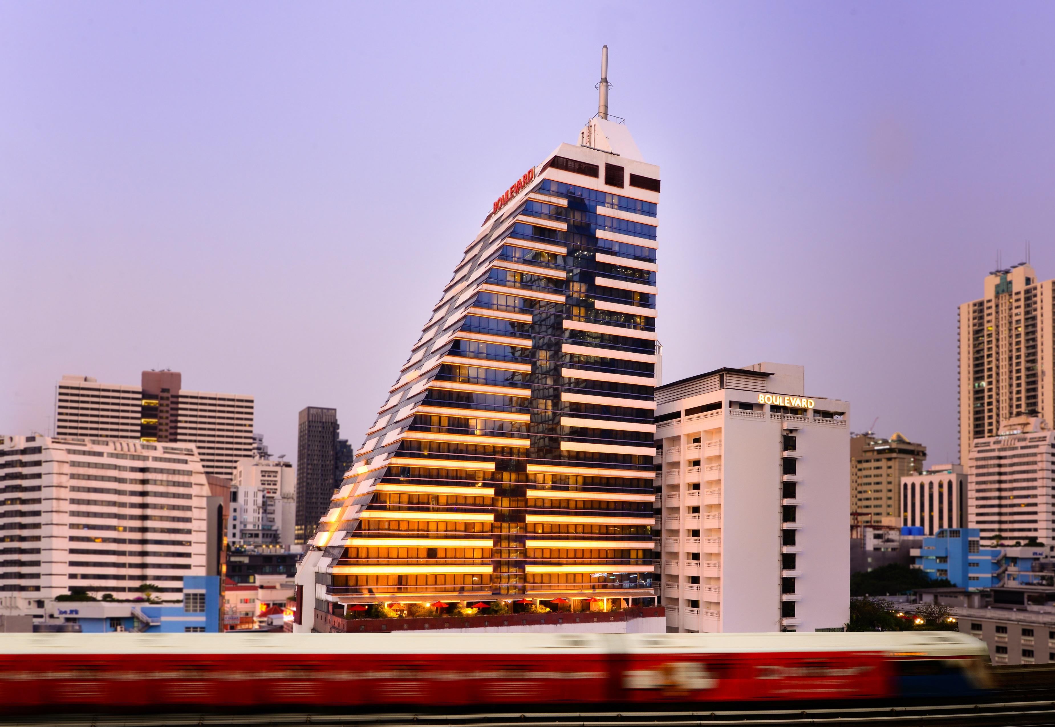 Nh Bangkok Sukhumvit Boulevard Exterior foto The Royal Paragon Hotel