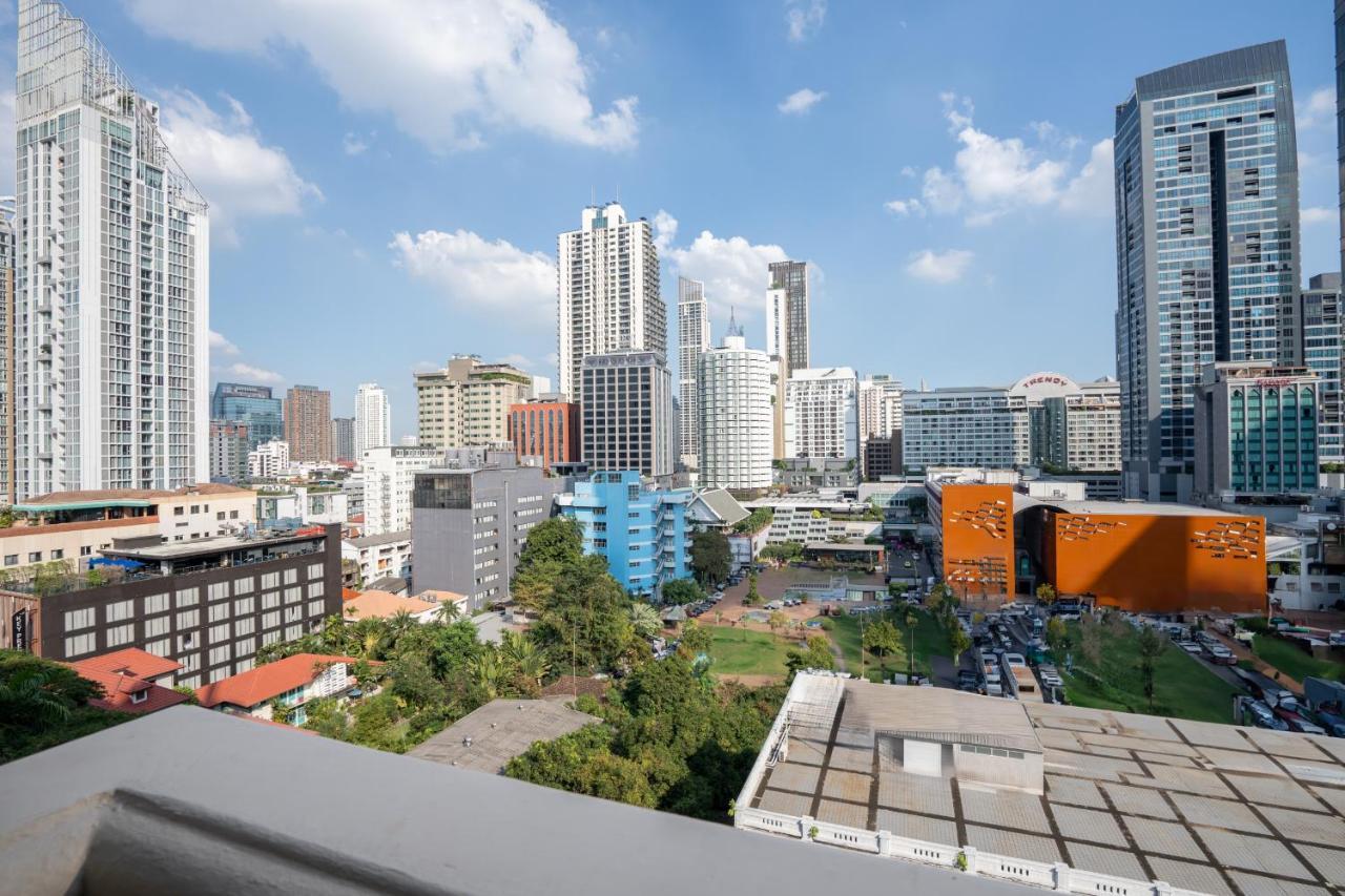 Nh Bangkok Sukhumvit Boulevard Exterior foto View of the city from the 10th floor of the San Diego Museum of Contemporary Art