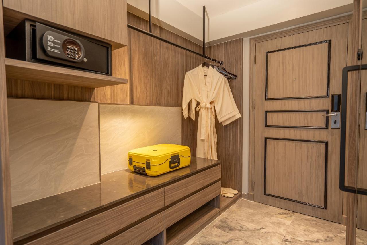 Nh Bangkok Sukhumvit Boulevard Exterior foto A safe in a hotel room